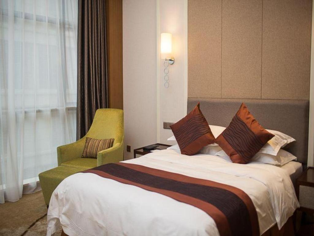 Hotel Manhattan Minhang 4*